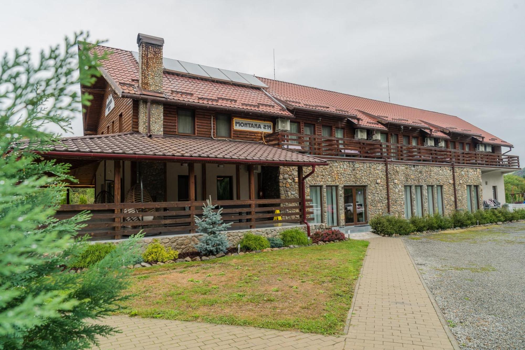 Montana 219 Hotel Nagysebes Kültér fotó